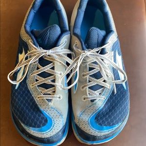 HOKA Altra Instinct 3.5